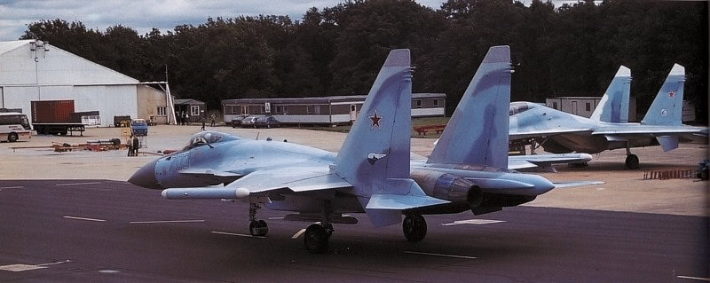 Sukhoi Su-27M/Su-35 image2